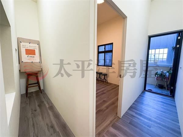 全新整理公所旁雙車位透天 照片5