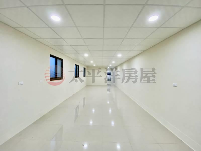高美路大地坪三車臨路透天 照片8