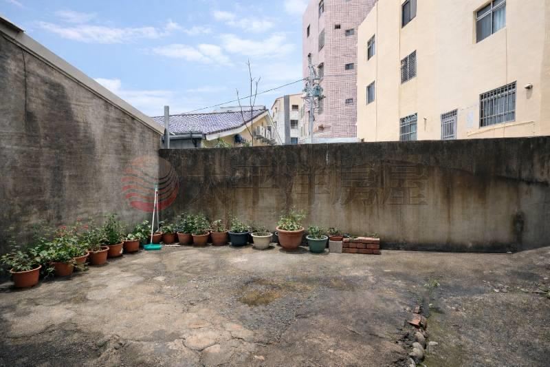 秒殺家樂福大地坪透天 照片12