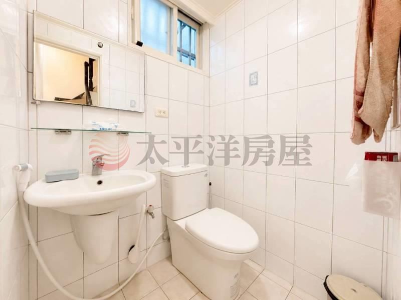 近家樂福商圈前院傳統別墅 照片5